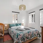 Casa Davo Holiday home Leiria